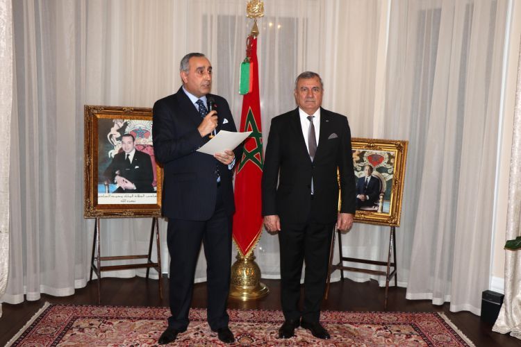منح أرقى الوسام الملكي للسفير الأذربيجاني الأسبق في المغرب صور