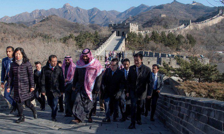 «نيوزويك»: بن سلمان يدافع عن استخدام الصين إجراءات ضد المسلمين