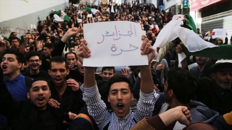 مع تصاعد الرفض الشعبي.. 4 سيناريوهات لرئاسيات الجزائر