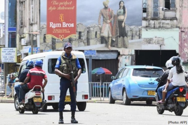 Sri Lanka expels 200 Islamic clerics after Easter attacks