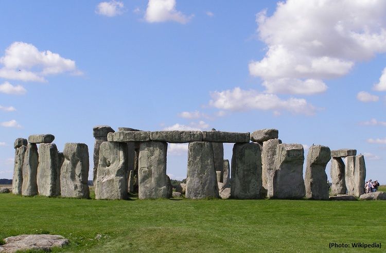 Stonehenge piece returns to Britain