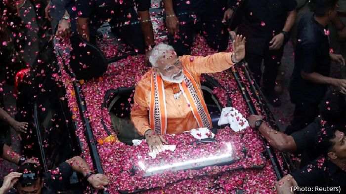 Modi whips up nationalist sentiment in final election phases
