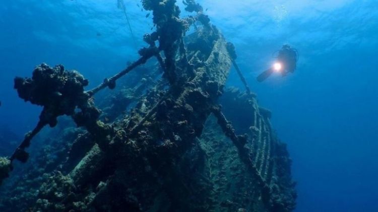مساع لإنقاذ لوحات فنية غرقت مع أول سفينة عبرت قناة السويس