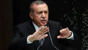 إردوغان ينتقد حفتر والسيسي ويصف حرب اليمن بـ”القذرة”