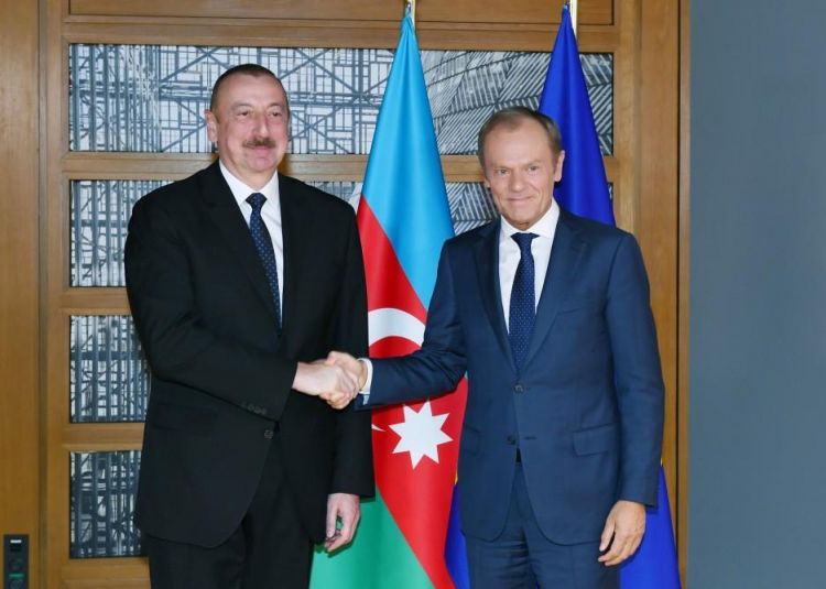 Ильхам  Алиев встретился в Брюсселе с  Дональдом Туском