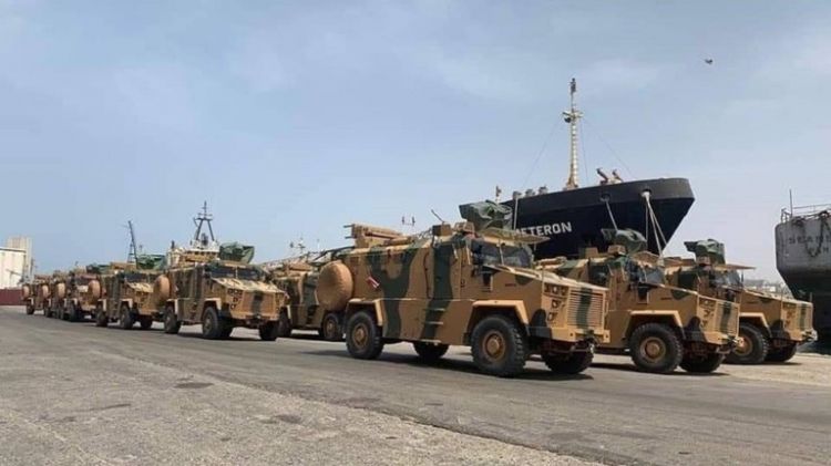 وصول دفعة كبيرة من الأسلحة التركية إلى ميناء طرابلس الليبي