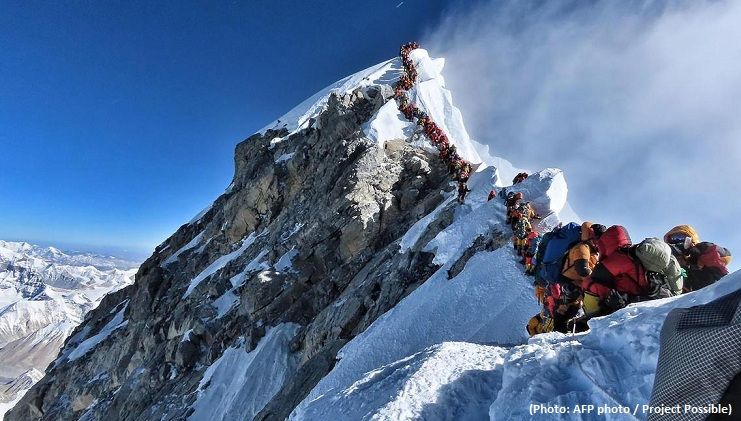 Death toll in Everest reached world's highest peak