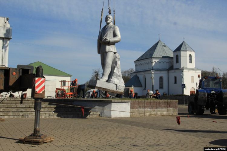 В Белоруссии впервые снесли Ленина