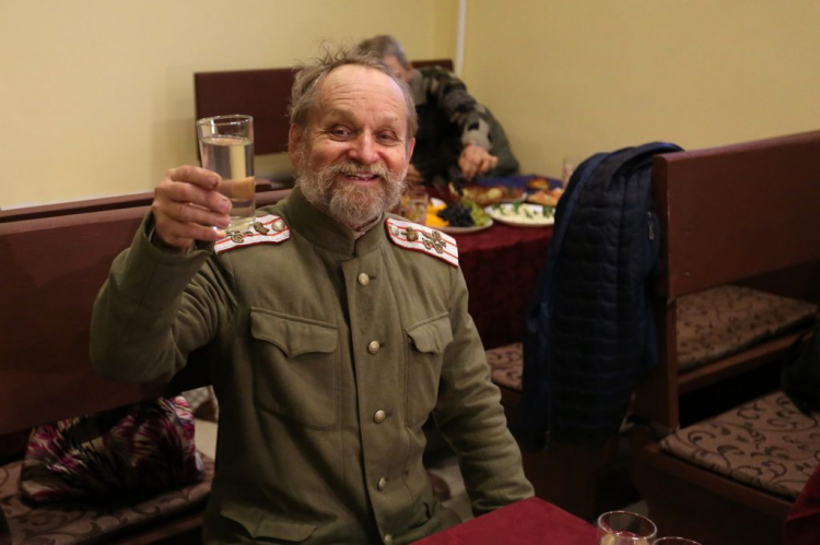 Первое в России бесплатное кафе для пенсионеров закрыли