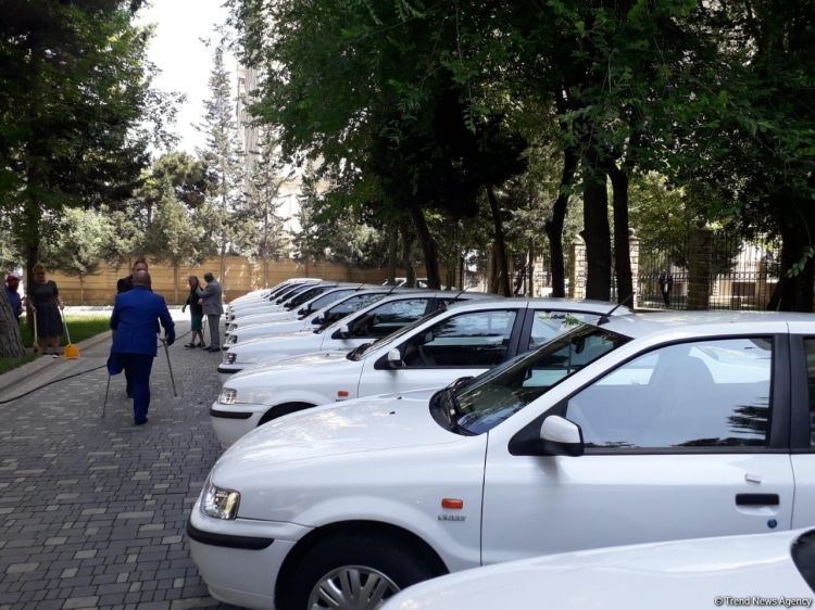 Инвалиды Карабахской войны получили  в дар 50 автомобилей