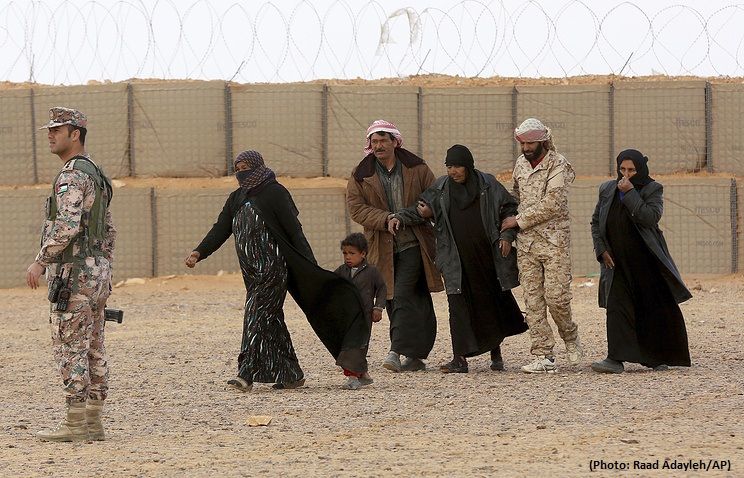 Refugees from Rukban received aid by Syrian government