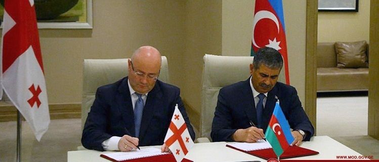 Georgia-Azerbaijani defence ministers sign bilateral military deal