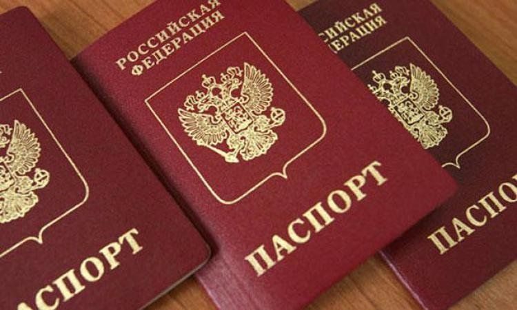 Russia begins to hand passports to Ukrainians from Donetsk, Luhansk