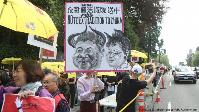 Hong Kong protesters begin rally demanding leader resign