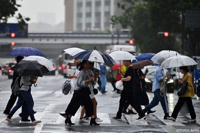 Japan to evacuate 600,000 people over torrential rain
