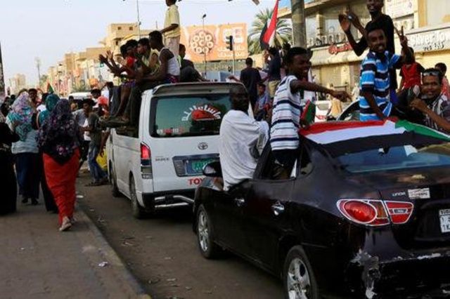 اتفاق المجلس العسكري والمعارضة في السودان على تقاسم السلطة