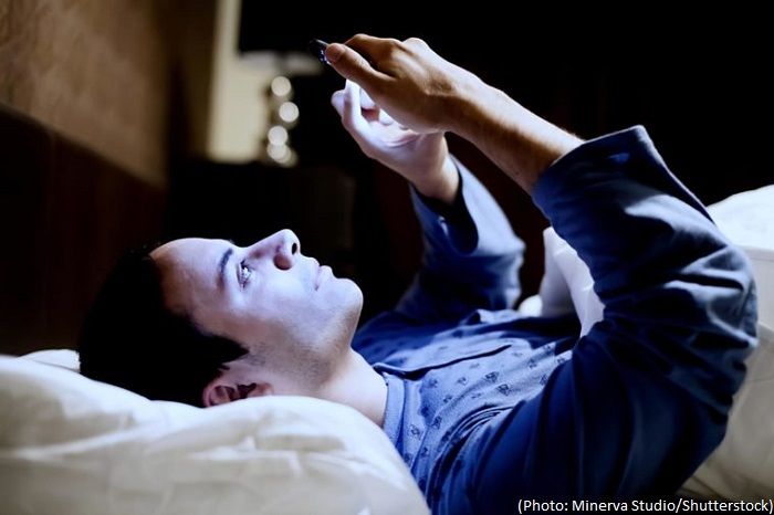 Heavy smartphone use leaves us sleepless and exhausted Study shows