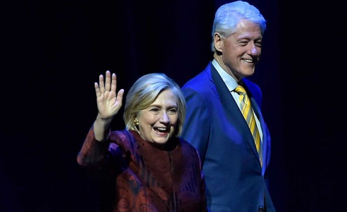 Bill, Hillary Clinton booed at Billy Joel concert