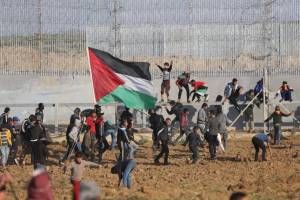 إصابة عشرات الفلسطينين بجمعة “حرق العلم الصهيوني”