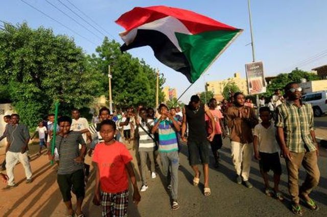 لجنة التحقيق في السودان تؤكد مقتل 87 شخصا خلال فض اعتصام المحتجين في يونيو