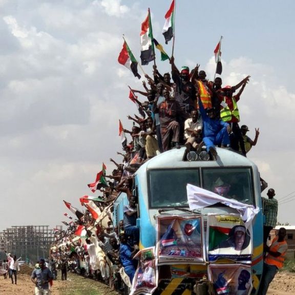 الوثيقة الدستورية في السودان: أسس الانتقال إلى الحكم المدني وآليات تقاسم السلطة