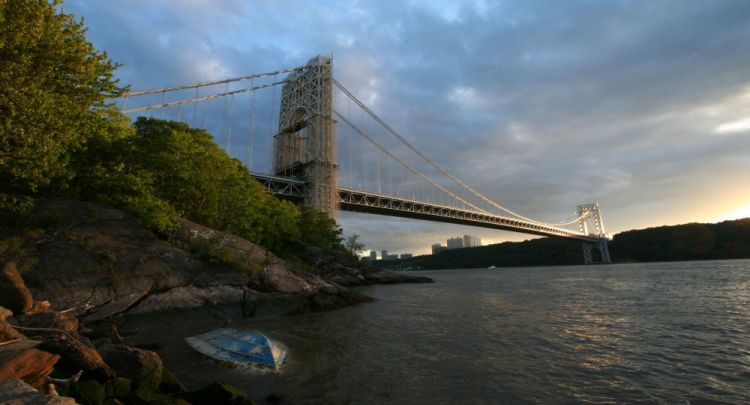 George Washington Bridge in New York shut down due to bomb threat