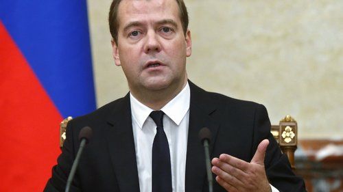 Dmitri Medvedevdən Mehriban Əliyevaya TƏBRİK