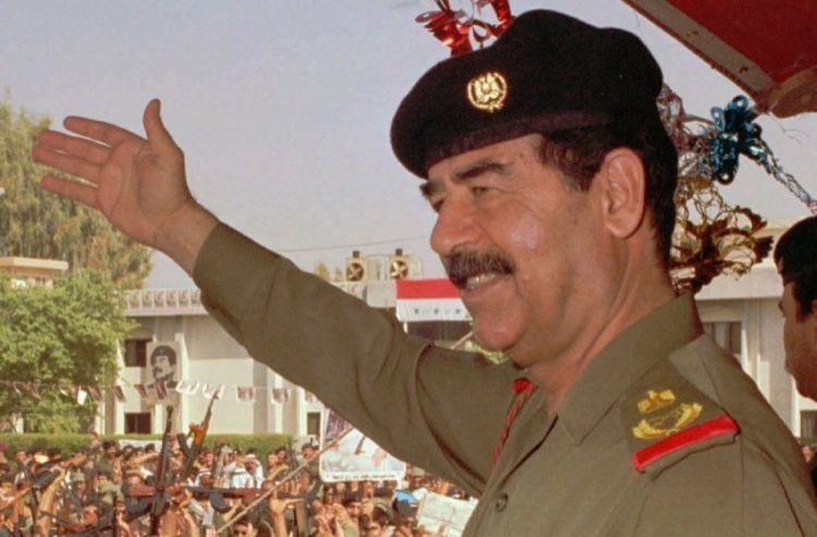 على أساس الخطة الأمريكية كان من المفروض أن يتولى الجيش السلطة بعد صدام" يكشف رجل المخابرات الأمريكية عن الأسرار