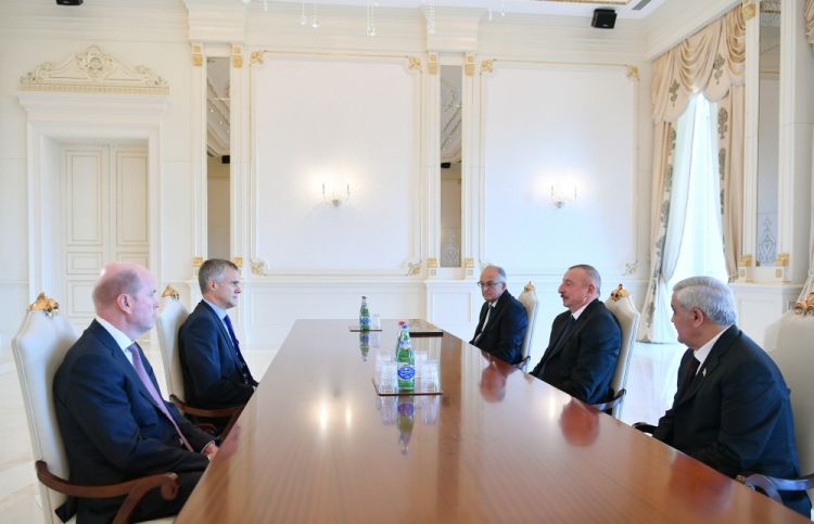 الرئيس إلهام علييف استقبل وفداً برئاسة رئيس مجلس إدارة شركة  بي بي