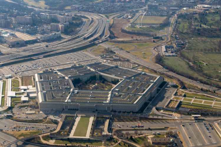 Pentagon sending troops to defend Saudi Arabia