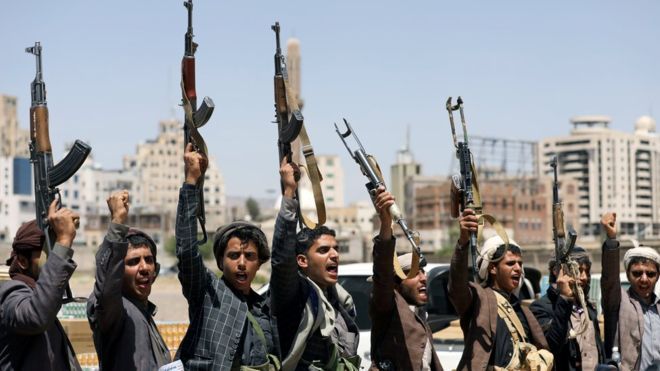 الحوثيون يعلنون أسر آلاف العسكريين في عملية على الحدود مع السعودية