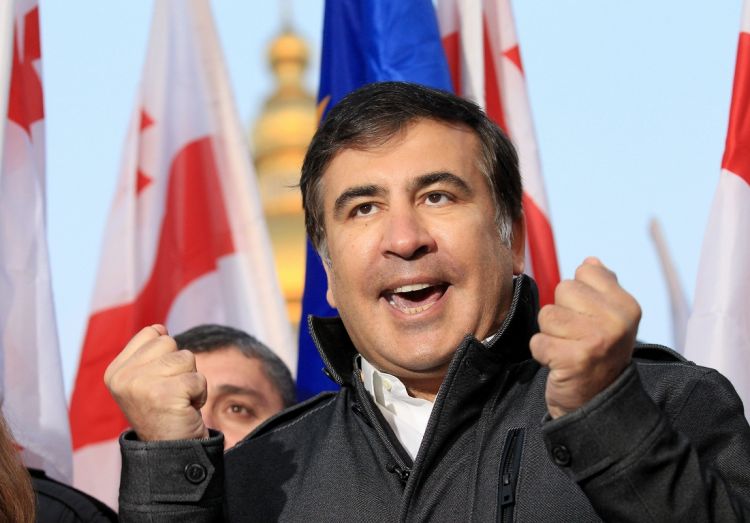 Saakaşvili Gürcüstana qayıdır