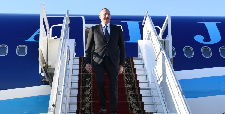 الرئيس إلهام علييف وصل الاتحاد الروسي بزيارة العمل