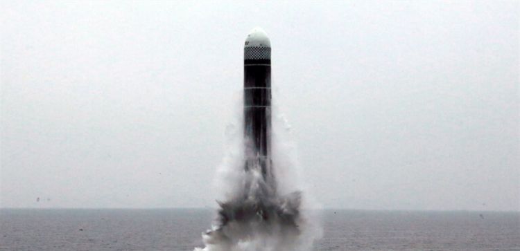 كوريا الشمالية تفاجئ البنتاغون بصاروخ جديد من تحت الماء!