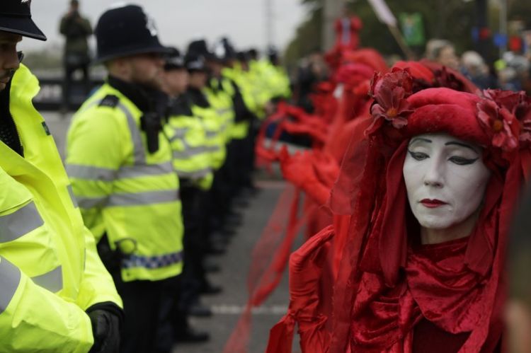 135 climate protesters arrested in London