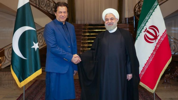 عمران خان من طهران: لا نريد حربا بين السعودية وإيران