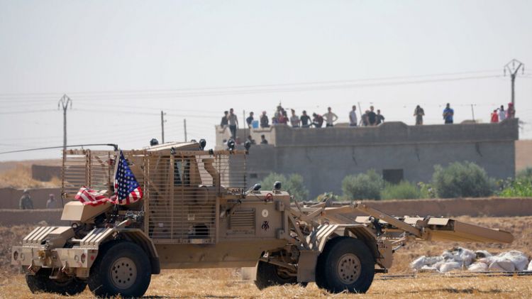 القوات الأمريكية تغادر أكبر قواعدها شمال سوريا