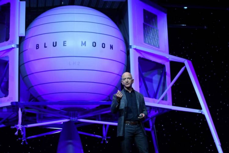 Bezos unveils plans to land humans on Moon