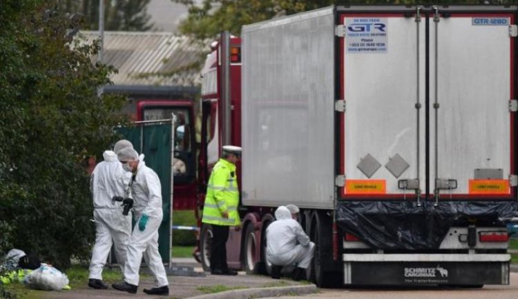 الشرطة البريطانية تتّهم سائق شاحنة المهاجرين بتهريب البشر والقتل