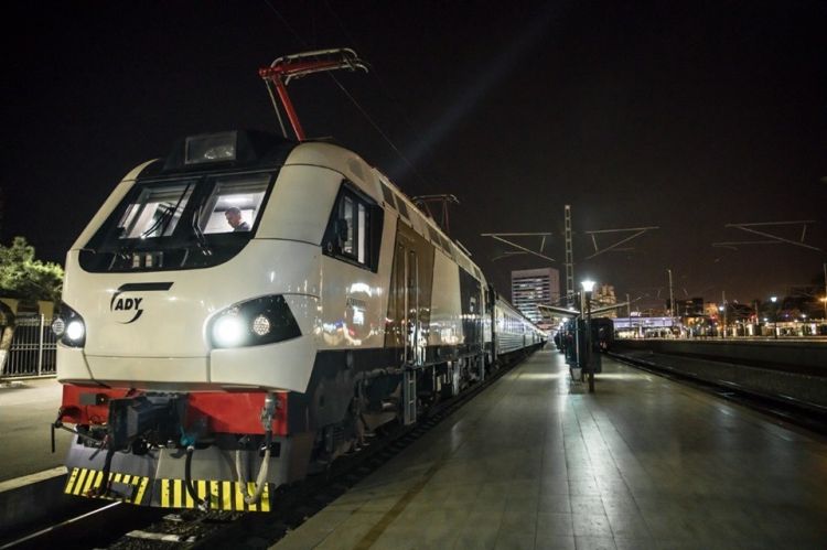 Baku-Tbilisi-Baku train uses passenger locomotive for passenger transportation for the first time