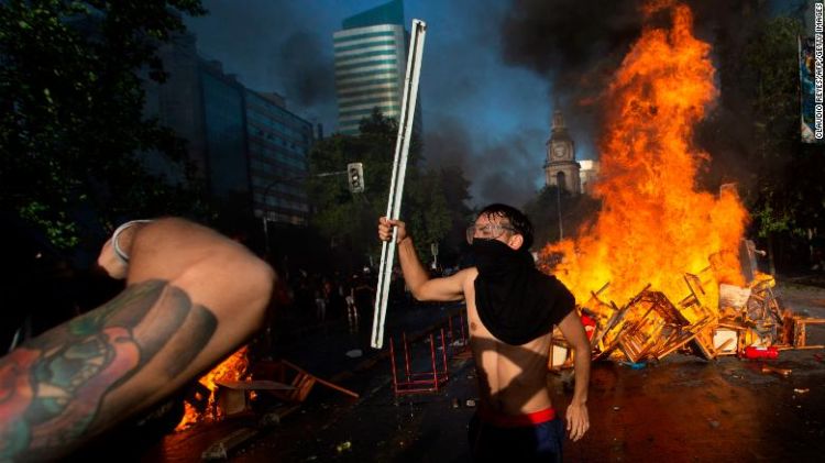 Cost of damages 'surpasses $1bn' in Chile unrest