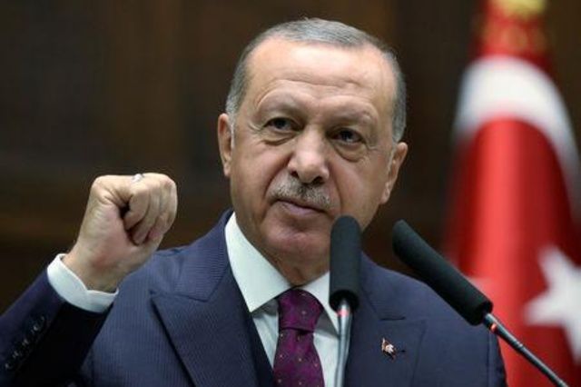 أردوغان يقول إن تركيا اعتقلت زوجة البغدادي وشقيقته في سوريا