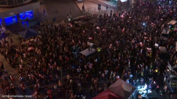 لبنان.. الآلاف يحتشدون وسط بيروت للمطالبة بحكومة "تكنوقراط"