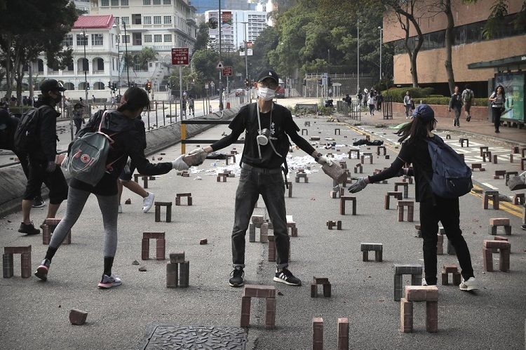 Rebellious students abandon occupation of Hong Kong campus