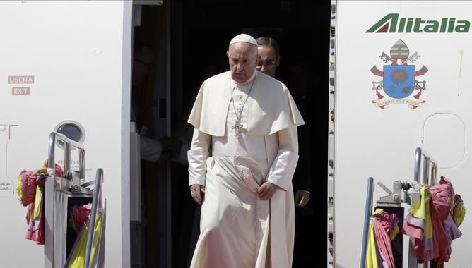 Pope Francis reaches out to Catholics in Far East