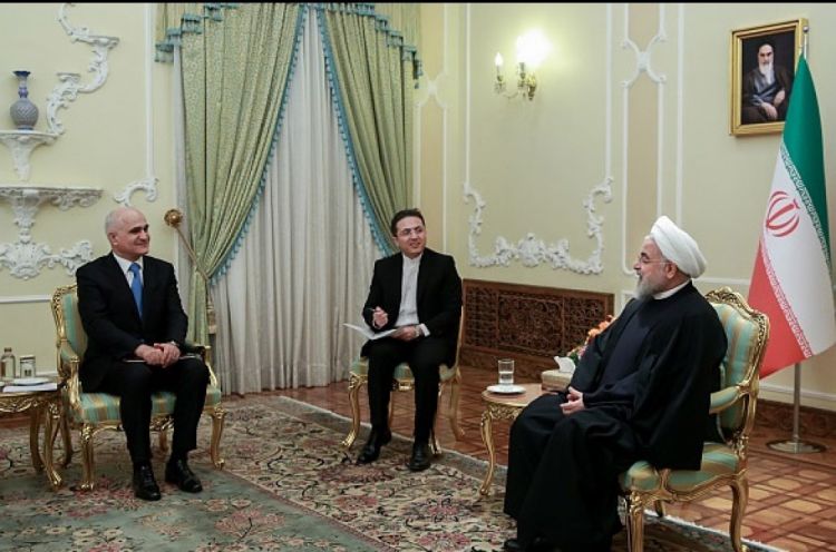 الوفد الأذربيجاني يلتقي الرئيس الإيراني