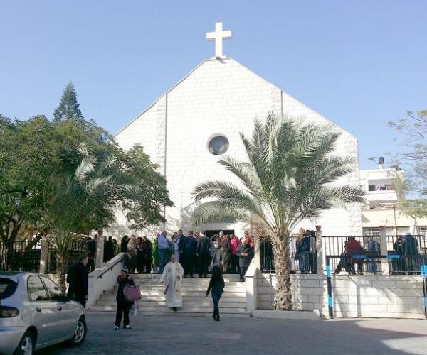 كاهن غزة: لا نعرف إن كانت إسرائيل ستصدر تصاريح دخول للمسيحيين بعيد الميلاد