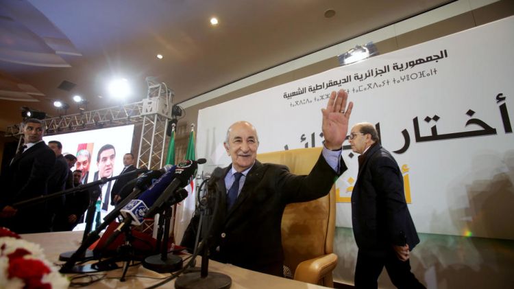 الرئيس الجزائري المنتخب يمد يده للحوار مع الحراك ويتعهد بدستور جديد يطرح للاستفتاء الشعبي