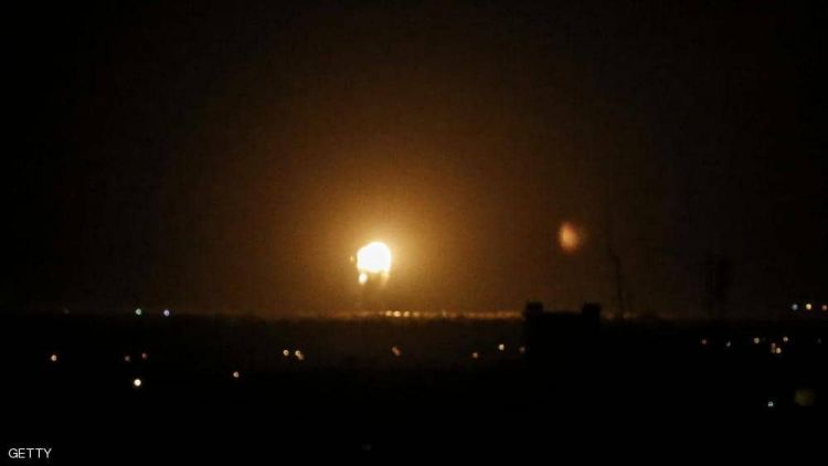 ردا على قذيفة صاروخية.. غارات إسرائيلية على أهداف في غزة