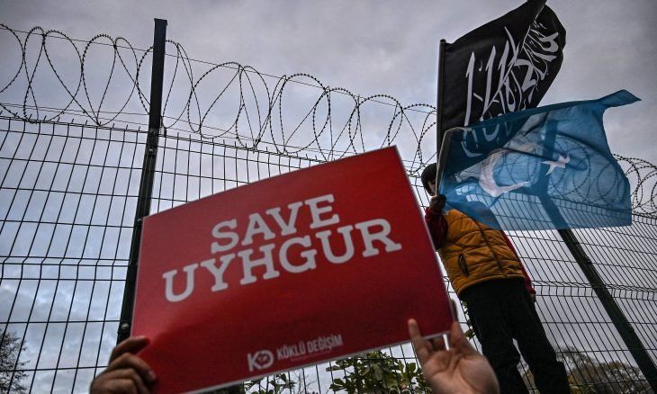 نواب أوروبيون يطالبون بفرض عقوبات على مسؤولين صينيين بسبب مخيمات الإيغور
